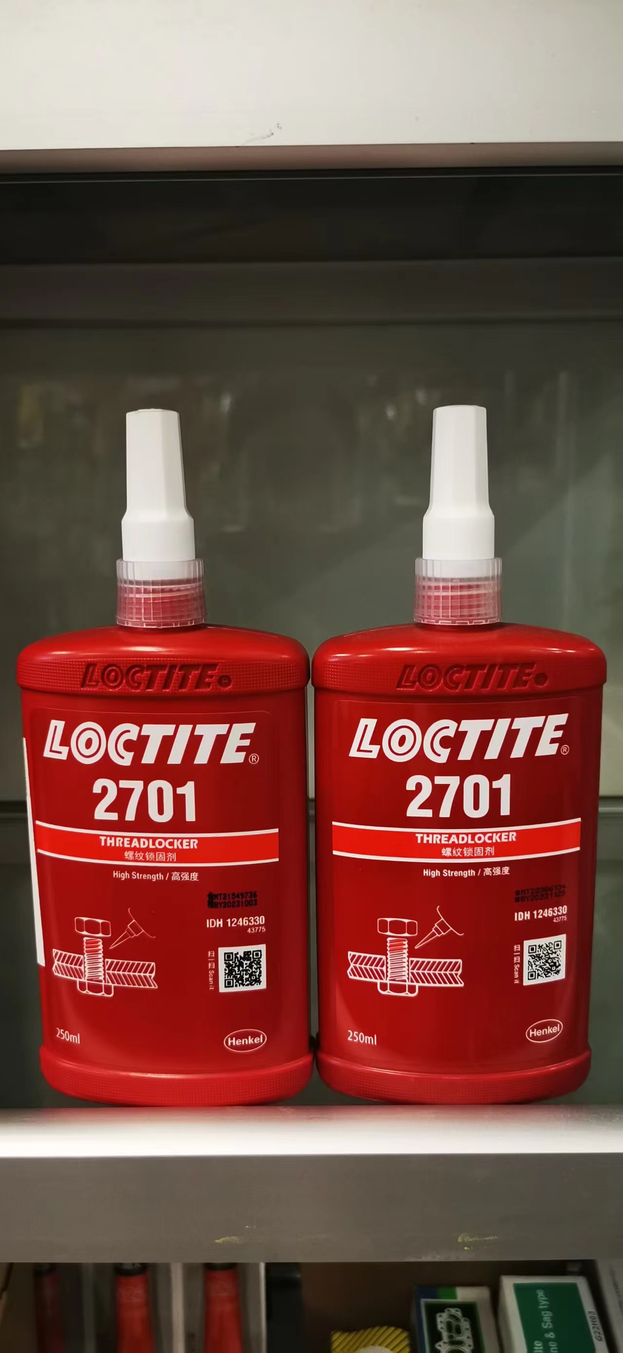 FM42 Loctite 2760 2701 Thixotropic, Aplikasi Threadlocker Tugas Berat Penyembuhan Cepat dan Berkekuatan Tinggi