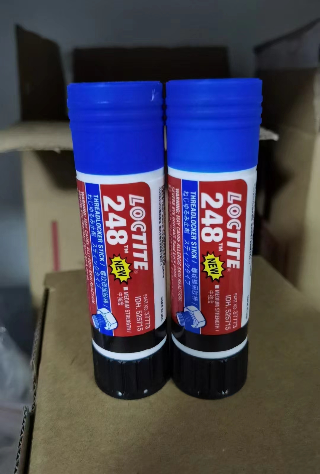 FM31 LOCTITE 248 268 9G Lem Stik Semi-padat Penyembuhan Anaerobik Threadlocker Obligasi Kekuatan Sedang 248 268 9G