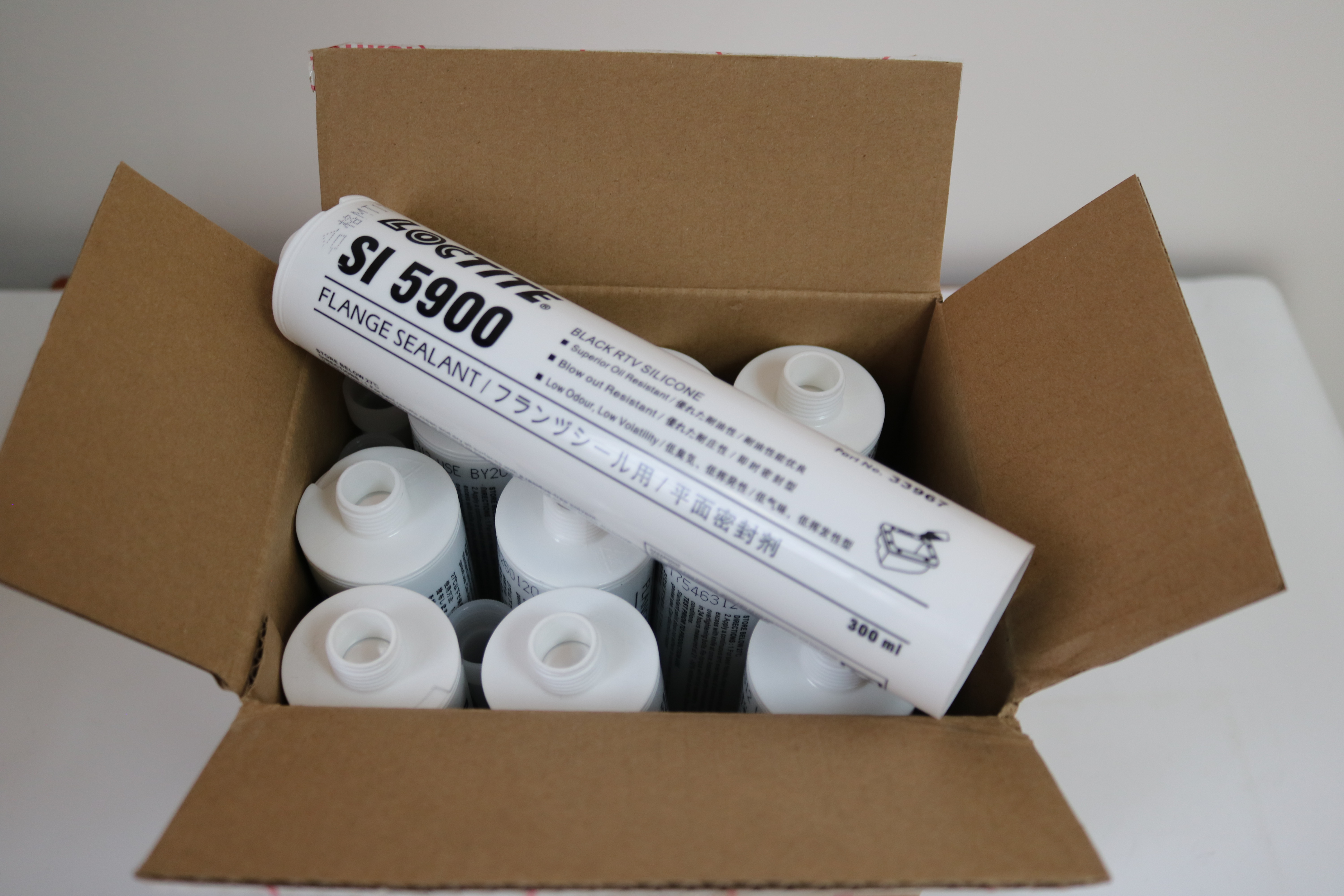 FM26 50ml, 300ml, Loctiter SI 5910 Silicone Flange SEALANT dengan Ketahanan Besar Terhadap Minyak untuk Permukaan Cor 