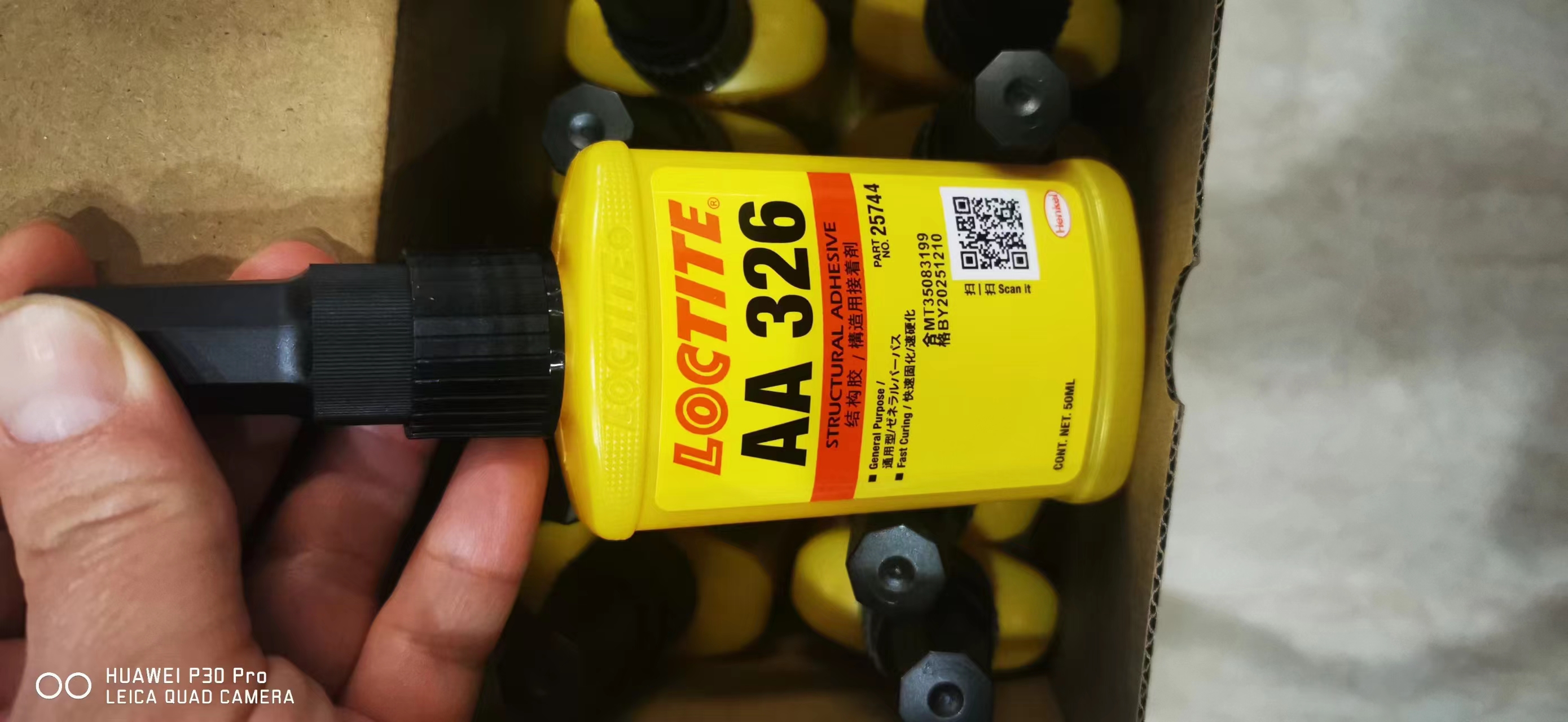 FM25 Loctiter Henkle AA326 50Ml Lem Struktural Perekat Akrilik Viskositas Sedang untuk Penyembuhan Cepat dan Kekuatan Geser Tinggi